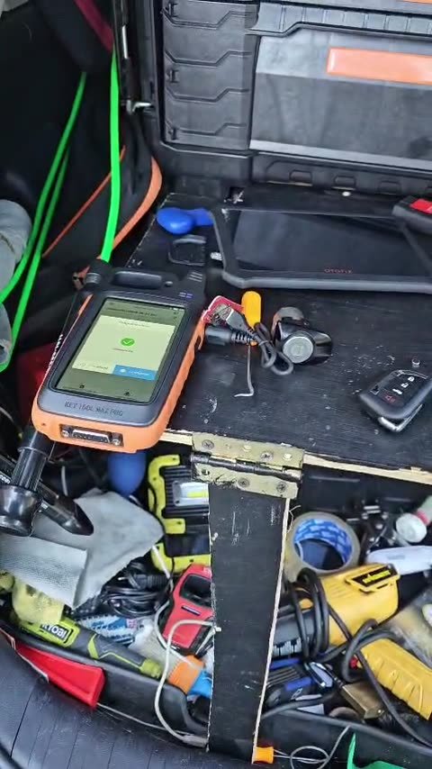 Video: Toyota key with handheld programmer